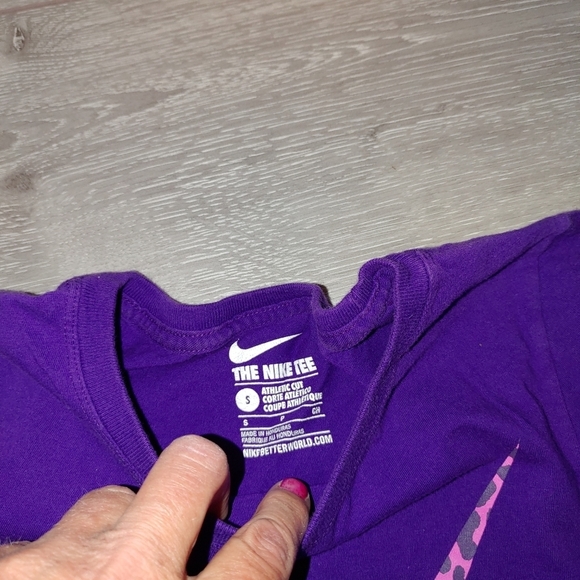 Nike Leopard Print Swoosh Shirt - Picture 4 of 5